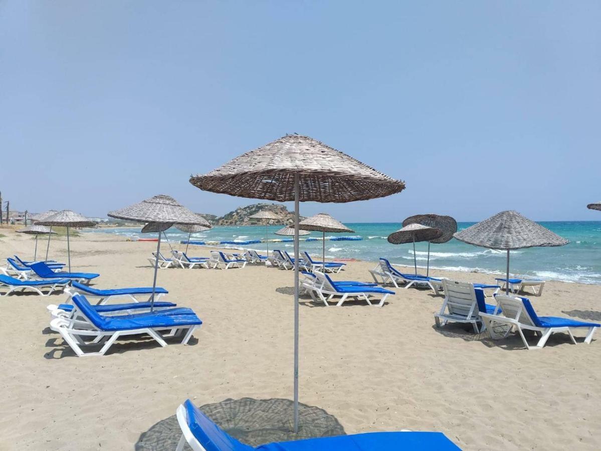 Sunrise Beach Club Gastria Bagian luar foto
